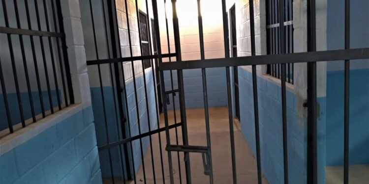 Cela da APAC de Itabira onde ocorreu a fuga de internos durante ação criminosa