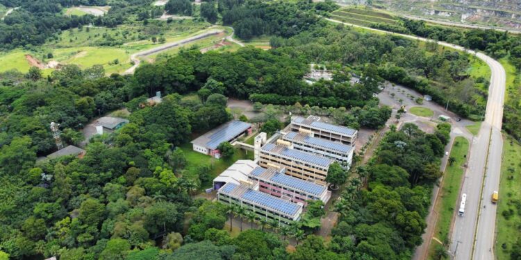 Campus da Funcesi em Itabira com vista aérea da instituição