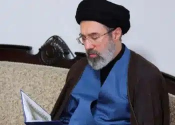 Mojtaba Khamenei, novo líder supremo do Irã, durante leitura em Teerã