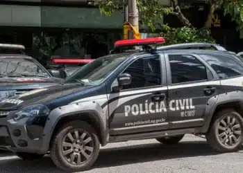 Viatura da Polícia Civil durante investigação de estupro de vulnerável em Itambé do Mato Dentro
