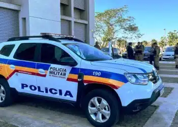 Viatura da Polícia Militar durante operação em Itabira