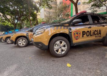 Viaturas da Polícia Militar em operação na cidade de Itabira