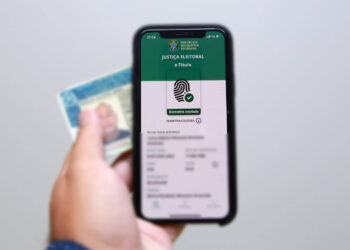 Aplicativo e-Título exibindo situação regular do eleitor com biometria cadastrada