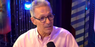 Romeu Zema durante entrevista em podcast, em matéria sobre declaração em que defendeu que crianças trabalhem e criticou a proibição no Brasil.